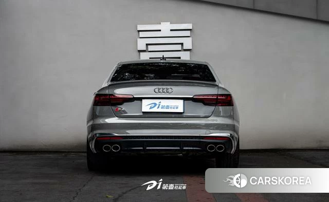 Audi S4 2022 Темно-серый из Китая, фото 5