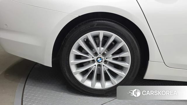 BMW 5 Series (G30) id 4339741 из Кореи 31