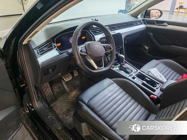 Volkswagen Magotan 2025 Черный из Китая, фото 5