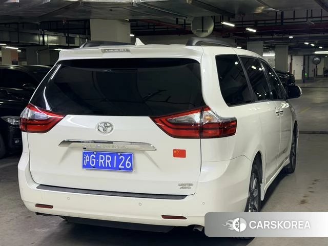 Toyota Sienta 2022 Белый из Китая, фото 5
