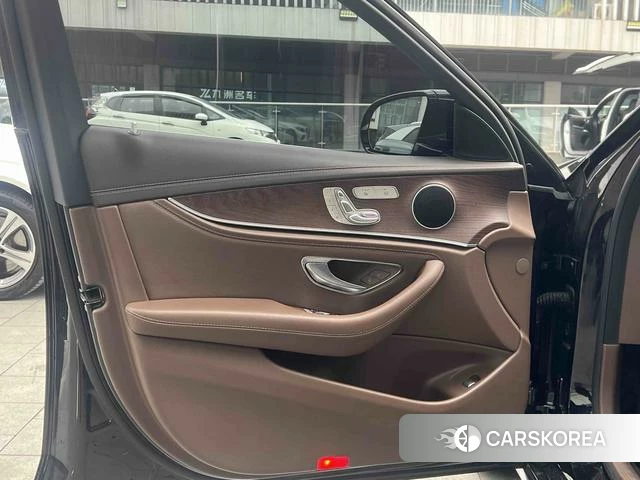 Mercedes-Benz E-class id 4277731 из Китая 9