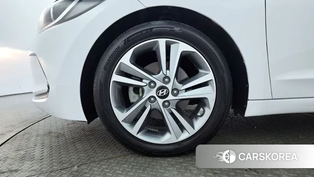 Hyundai Avante AD id 3779102 из Кореи 15