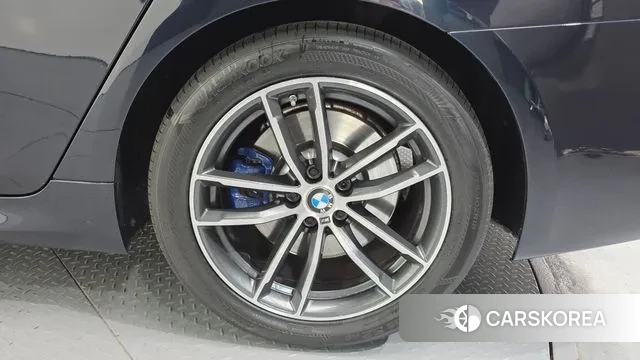 BMW 5 Series (G30) id 3443754 из Кореи 15