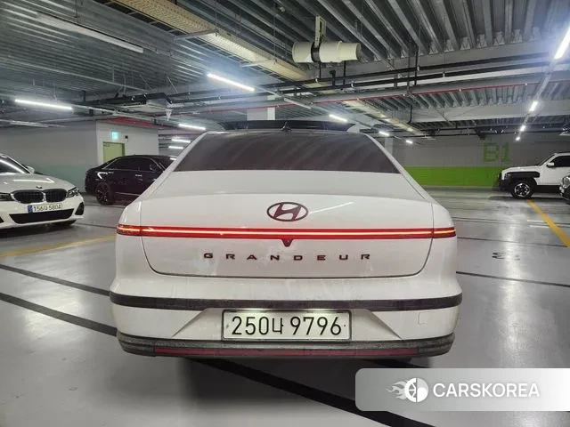 Hyundai Grandeur (GN7) id 3675439 из Кореи 9