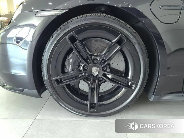 Porsche Taycan id 4336454 из Кореи 15