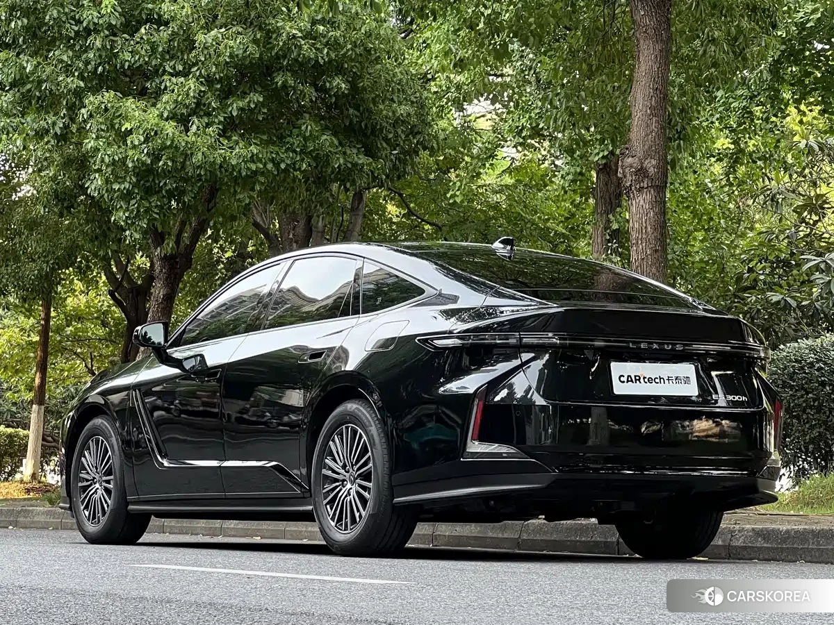 Lexus ES id 4674367 из Китая 18