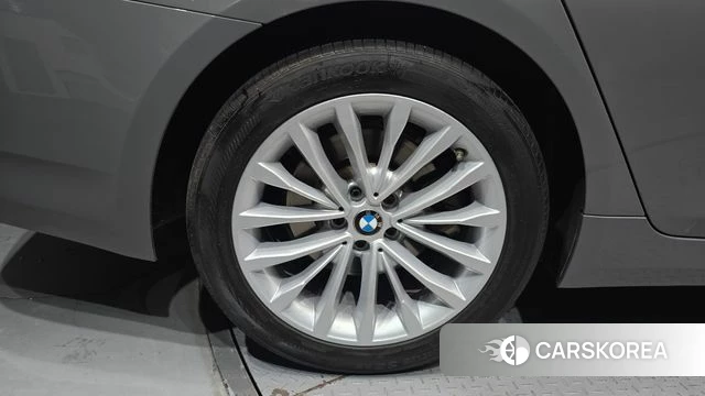 BMW 5 Series (G30) id 4793955 из Кореи 31