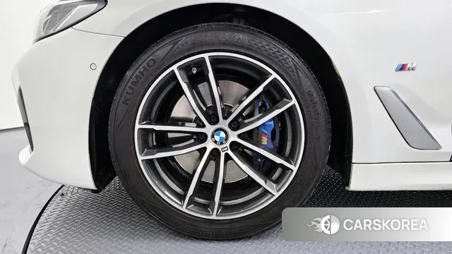 BMW 5 Series (G30) id 3497892 из Кореи 15