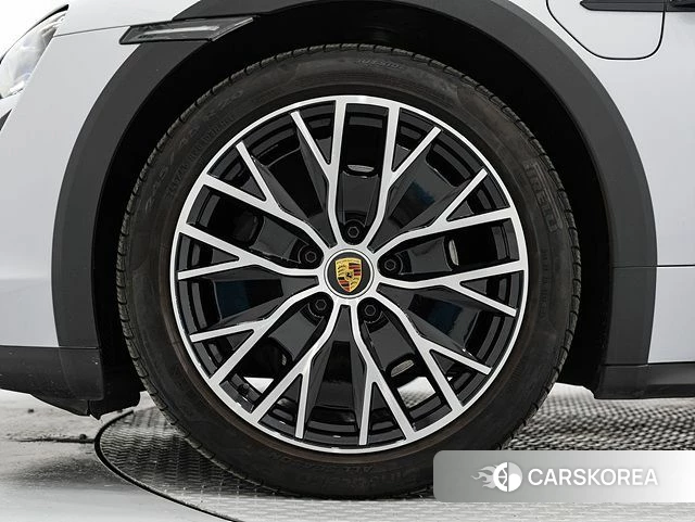 Porsche Taycan id 3811386 из Кореи 15