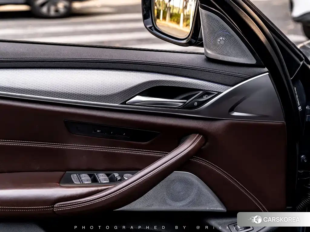 BMW 5 series id 4679797 из Китая 9