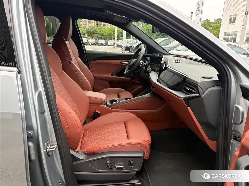 Audi Q5L id 4600398 из Китая 19