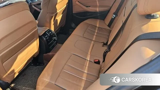 BMW 5 Series (G30) 2023 Серый из Кореи, фото 5