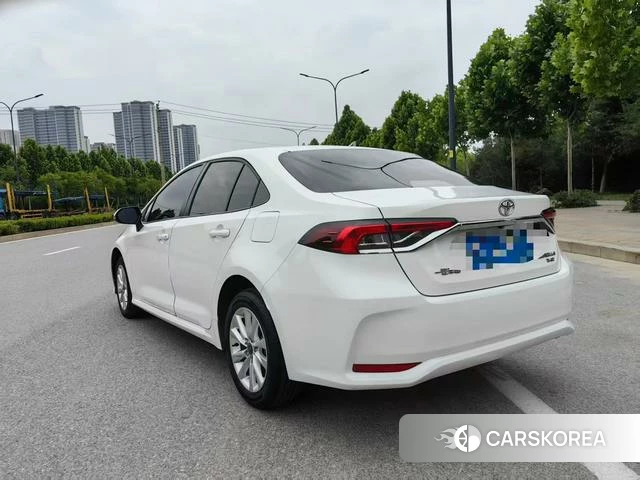 Toyota Corolla 2023 Белый из Китая, фото 5