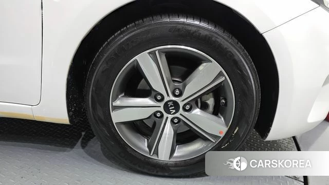 Kia The New K3 id 4246215 из Кореи 25
