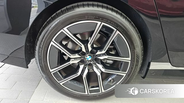 BMW 7 Series (G70) id 4571129 из Кореи 32