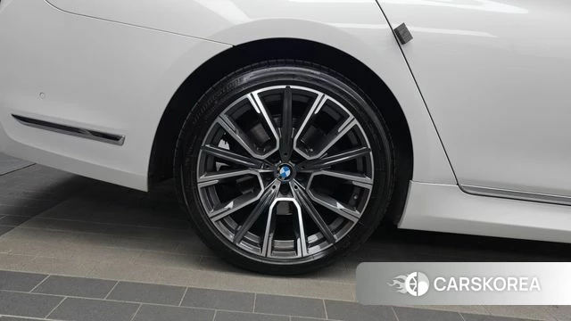 BMW 7 Series (G11) id 4525042 из Кореи 40