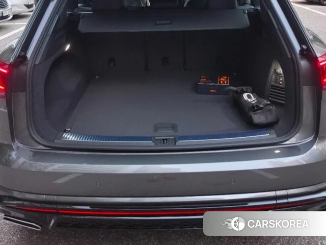 Volkswagen Touareg 3rd generation 2026 Серый из Кореи, фото 5
