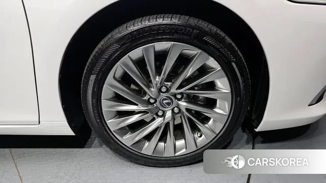 Lexus ES300h 7th generation id 3596137 из Кореи 15