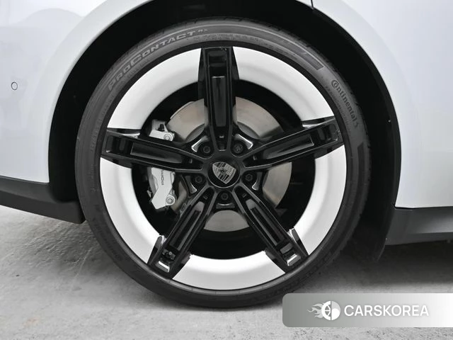 Porsche Taycan id 3786033 из Кореи 15