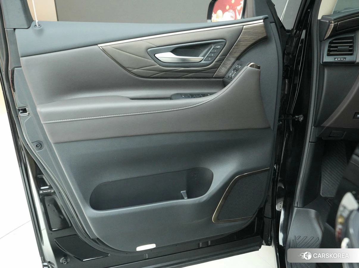Toyota Elfa id 4486403 из Китая 24