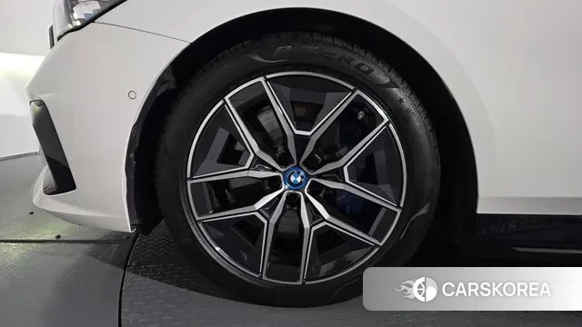 BMW i5 (G60) id 2889063 из Кореи 15