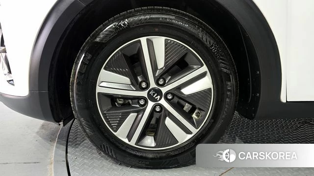 Kia The New Niro id 3853078 из Кореи 15