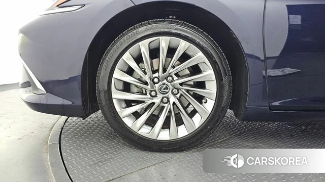 Lexus ES300h 7th generation id 4517516 из Кореи 15