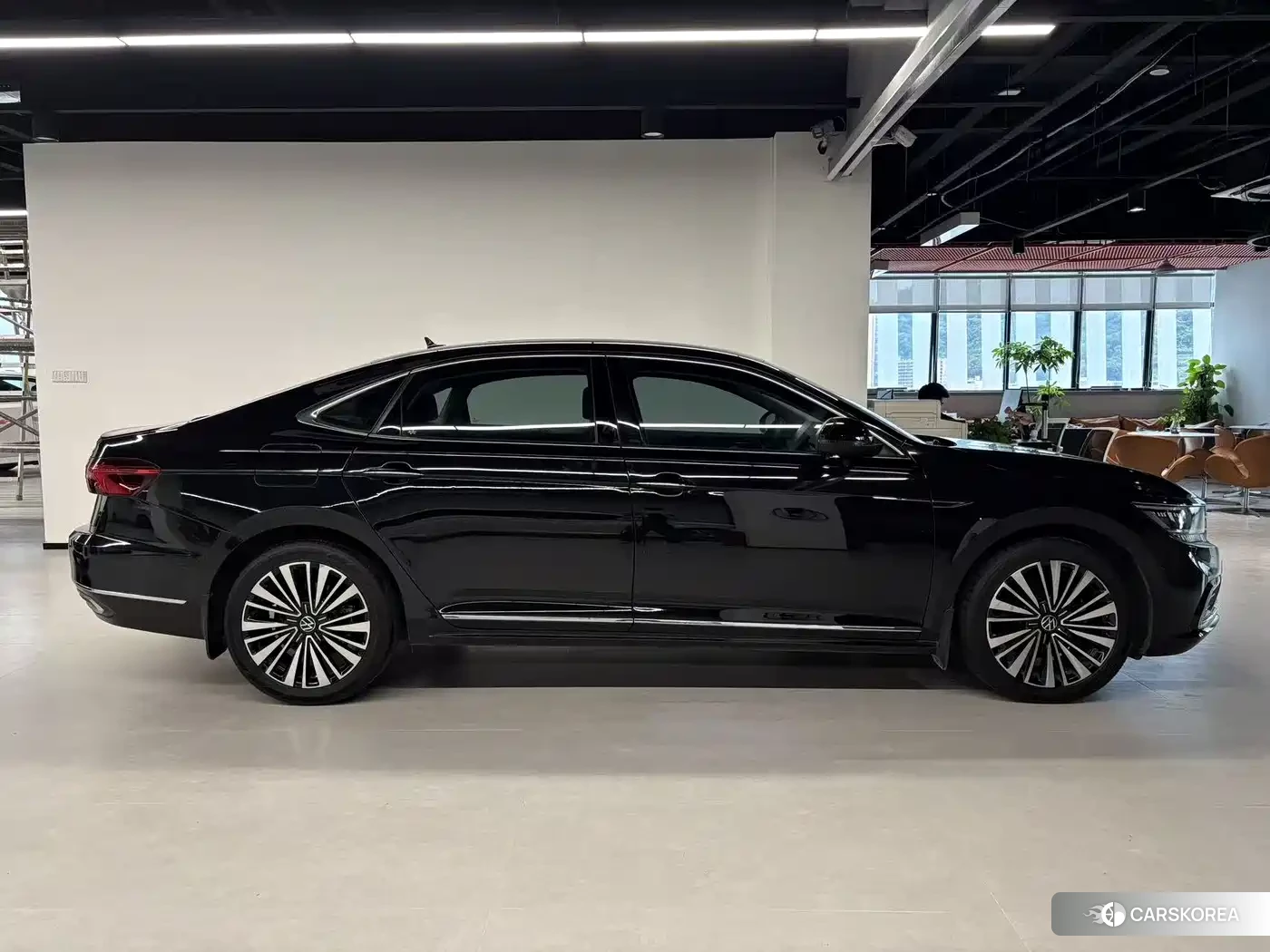 Volkswagen Passat id 4538619 из Китая 15