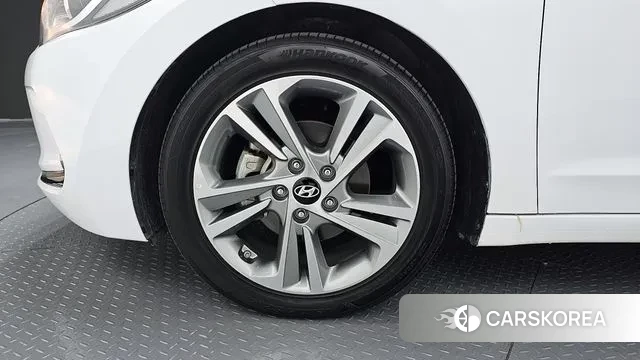 Hyundai Avante AD id 3474921 из Кореи 15