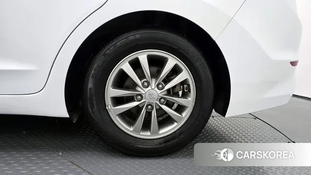 Hyundai Avante AD id 3066111 из Кореи 15