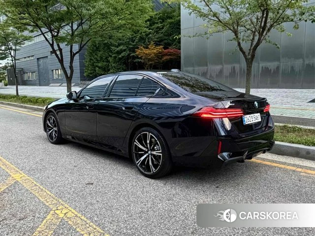 BMW 5 Series (G60) 2026 Черный из Кореи, фото 5