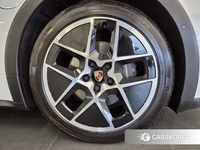 Porsche Taycan id 3744996 из Кореи 7