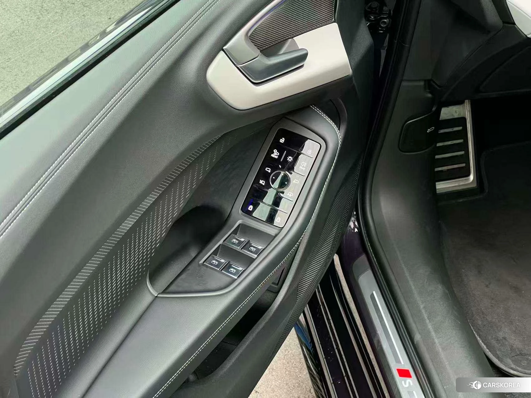 Audi A5L id 4512818 из Китая 24