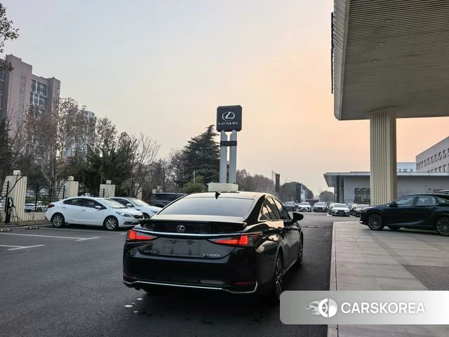 Lexus ES id 4279029 из Китая 12