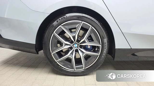 BMW 5 Series (G60) id 4488001 из Кореи 15