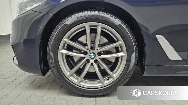 BMW 5 Series (G30) id 3829326 из Кореи 15