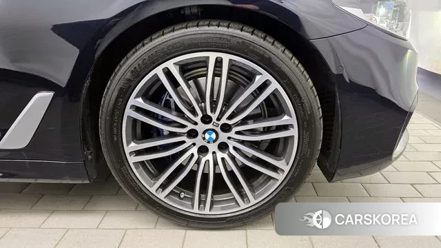 BMW 5 Series (G30) id 3772891 из Кореи 15