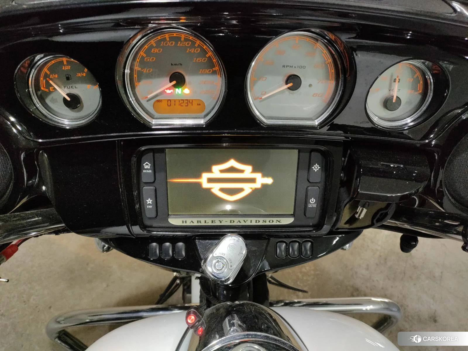 Harley-Davidson Street Glide FLHXS1750 2017 из Японии, фото 4