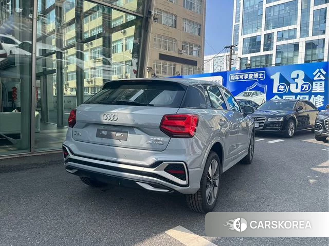 Audi Q2L 2025 Темно-серый из Китая, фото 5