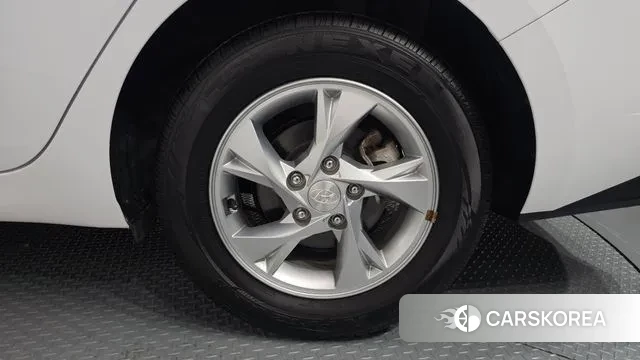 Hyundai Avante (CN7) id 3263990 из Кореи 15