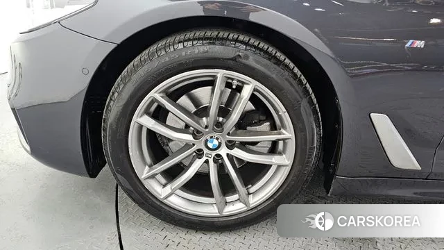 BMW 5 Series (G30) id 3687592 из Кореи 15