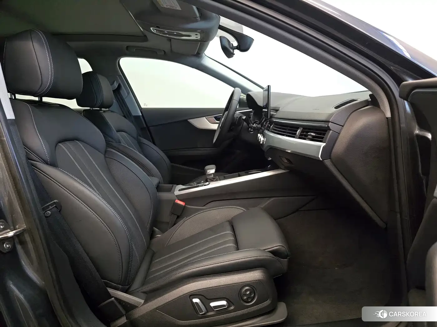 Audi A4L id 4629177 из Китая 11