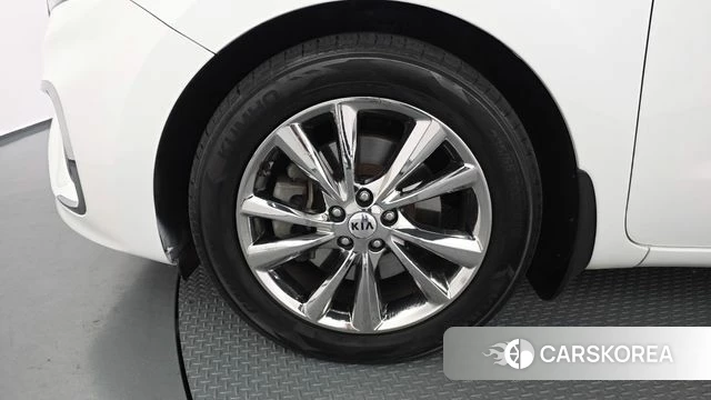 Kia The New Carnival id 4377779 из Кореи 30