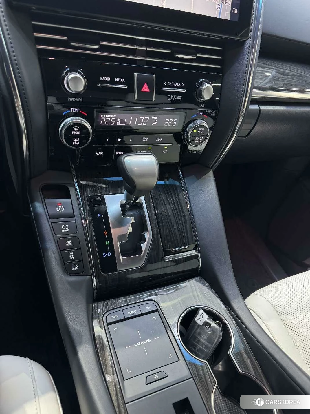 Lexus LM id 4461359 из Китая 10
