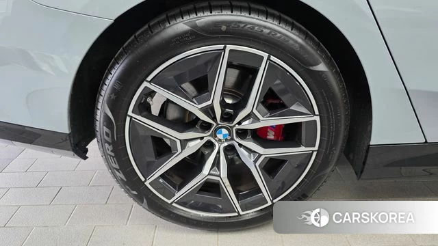 BMW 5 Series (G60) id 4629884 из Кореи 27
