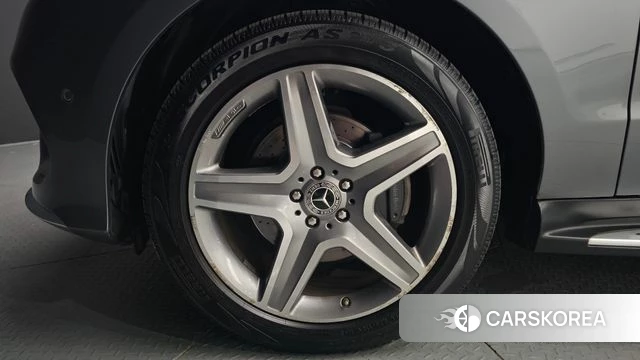 Mercedes-Benz GLE - Class W166 id 4785829 из Кореи 34