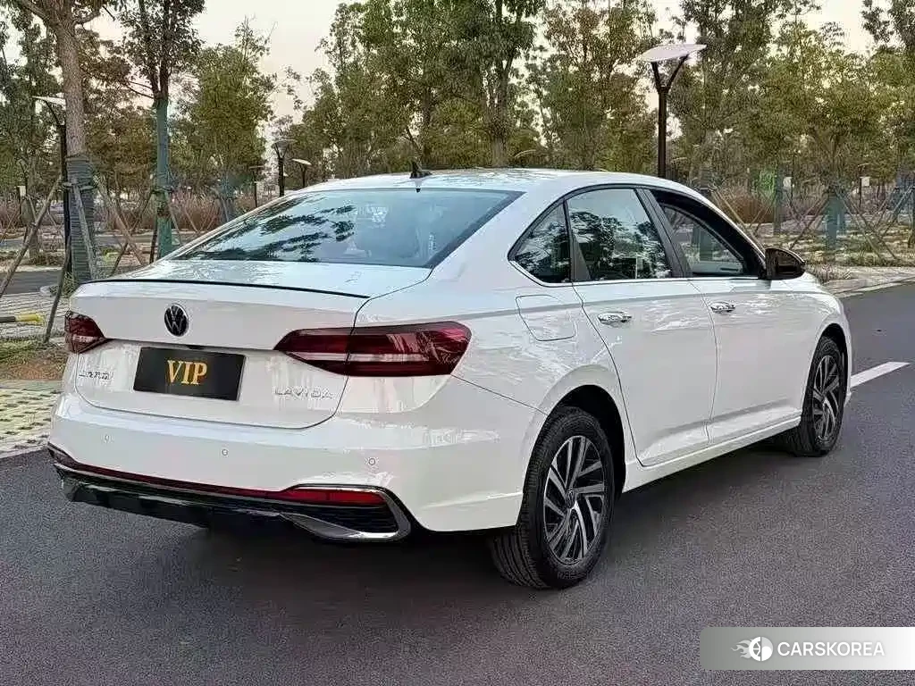 Volkswagen Lavida 2025 Белый из Китая, фото 5