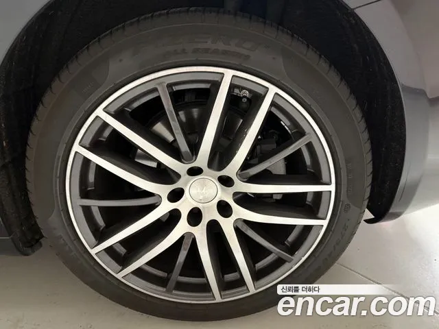 Maserati Ghibli id 2854386 из Кореи 15