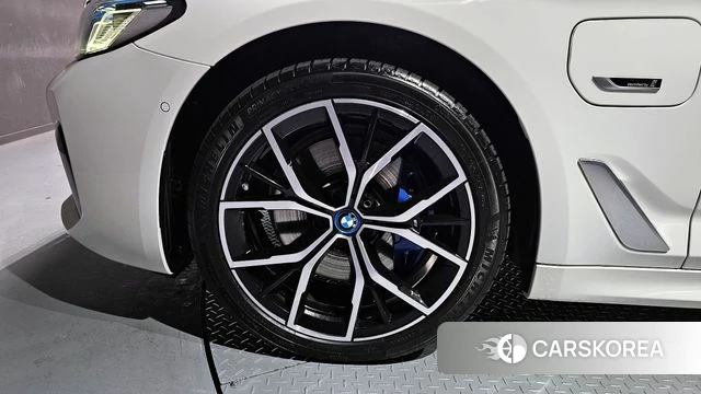 BMW 5 Series (G30) id 3799750 из Кореи 15