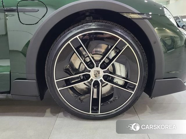 Porsche Taycan id 4177399 из Кореи 15